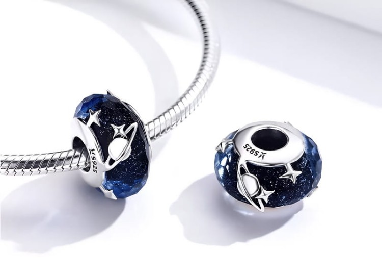 charms-zawieszka-charms-szklany-niebo-gwiazdy-planety.jpg