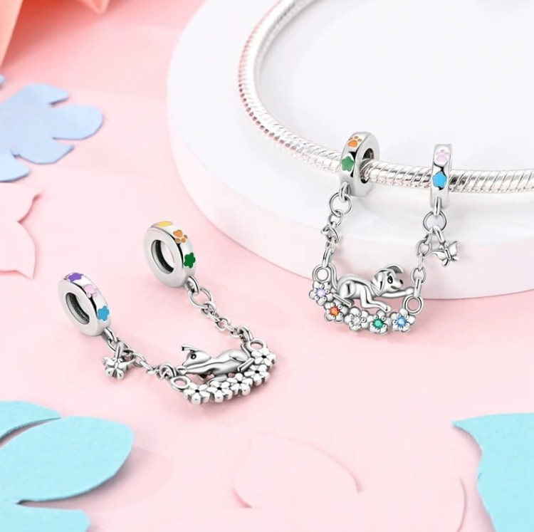 charms-zawieszka-charms-lancuszek-zabezpieczajacy-piesek-kwiatki-srebro (1).jpg