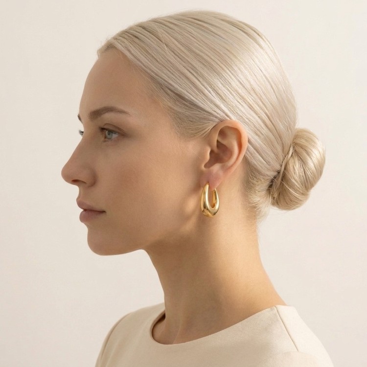 kolczyki-damskie-kolczyki-zlote-litera-u-pozlacana-stal-szlachetna (2).jpg