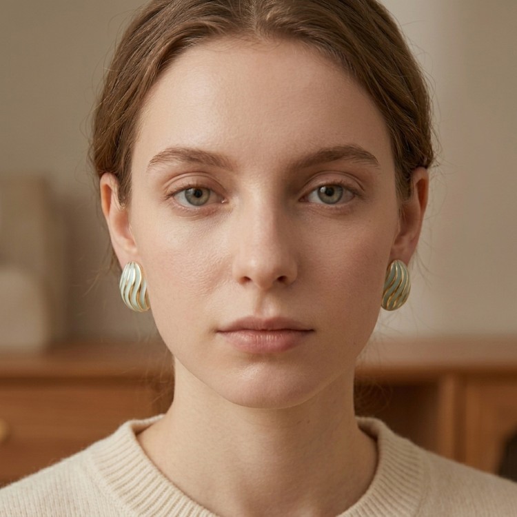 kolczyki-damskie-kolczyki-zlote-muszelki-zielone-pozlacana-stal-szlachetna (1).jpg