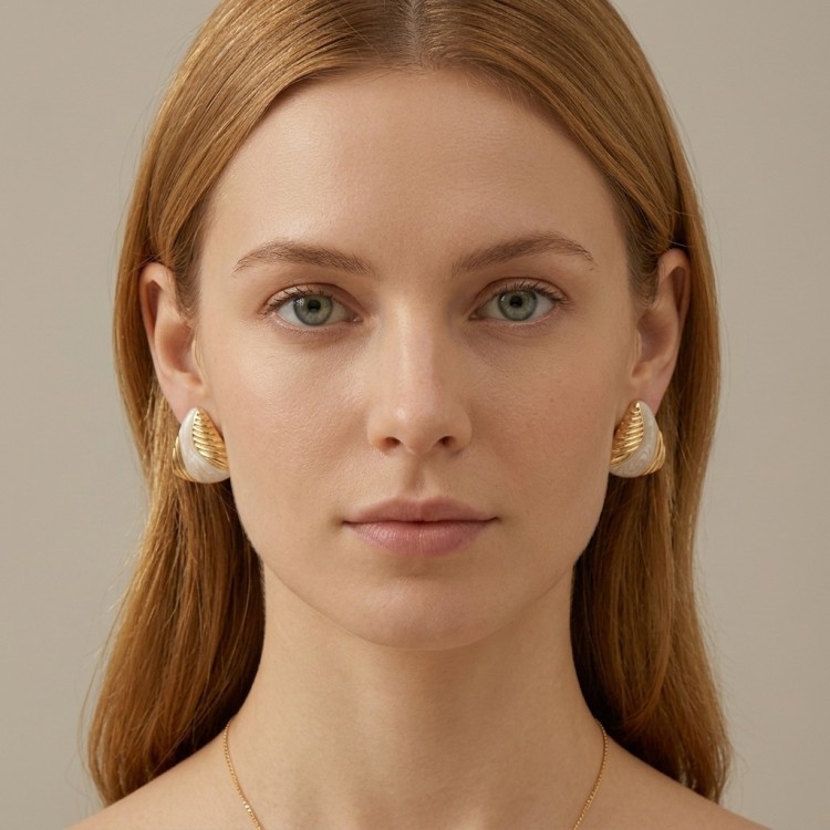 kolczyki-zlote-kolczyki-damskie-trojkaty-biale-pozlacana-stal-szlachetna (1).jpg