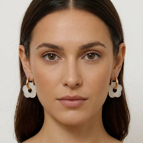 kolczyki-stalowe-kolczyki-zlote-kolorowe-kwiatek-bialy-pozlacana-stal-szlachetna (3).jpg