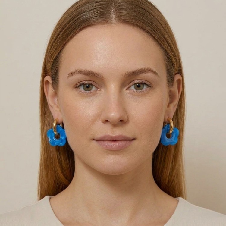 kolczyki-stalowe-kolczyki-zlote-kolorowe-kwiatek-niebieski-pozlacana-stal-szlachetna (2).jpg