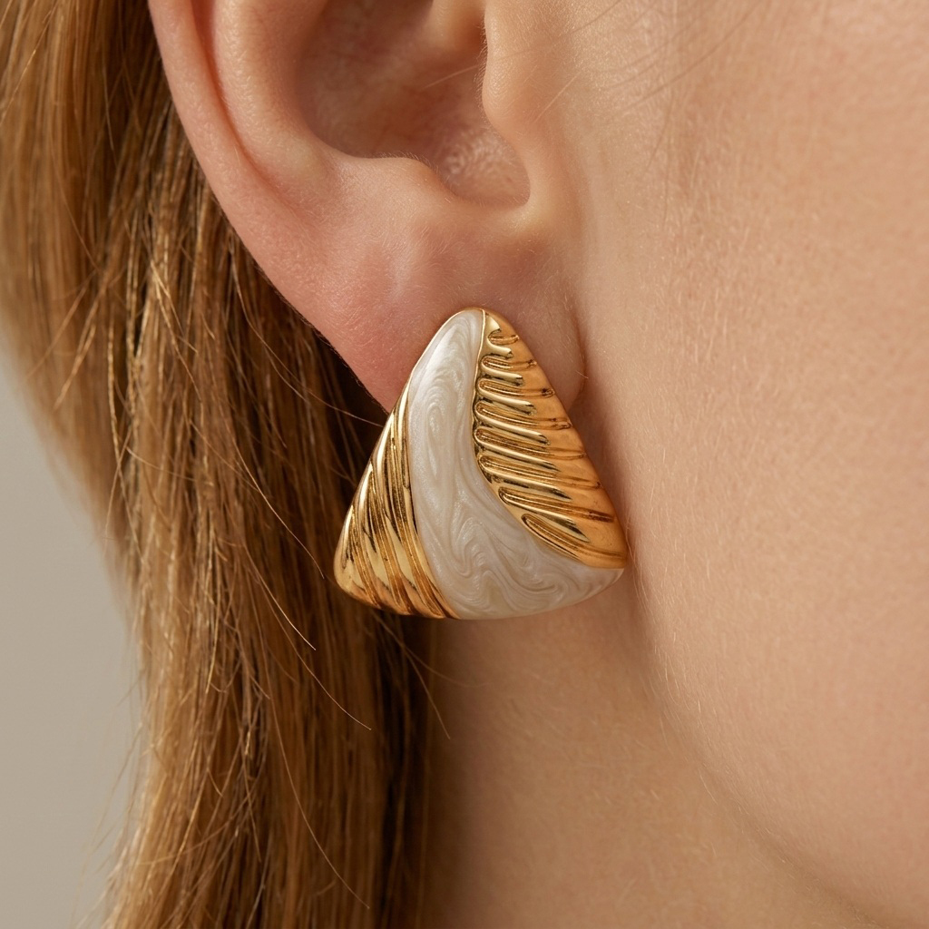 kolczyki-zlote-kolczyki-damskie-trojkaty-biale-pozlacana-stal-szlachetna (2).jpg